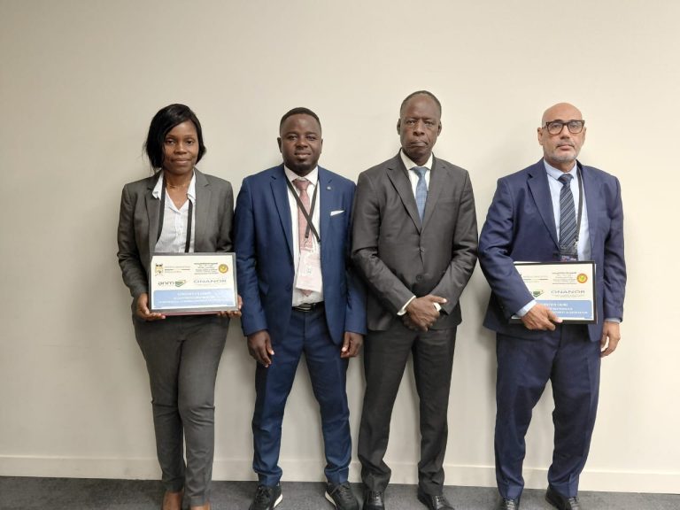 Les délégations de l'ONANOR et de l'ANM du Bénin après la signature de la convention cadre